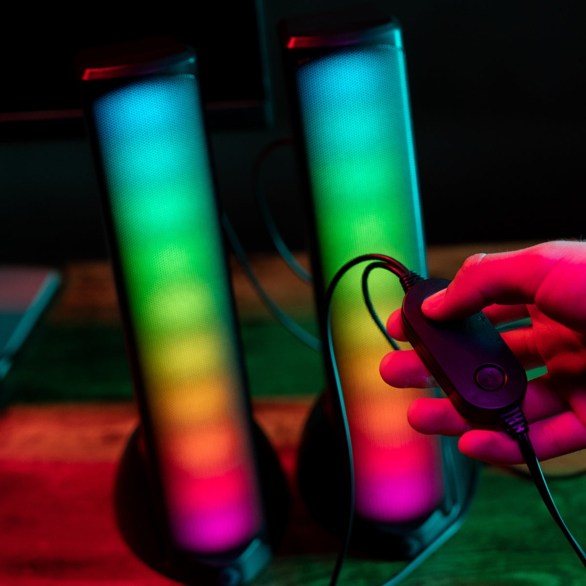 Bocinas Inalámbricas Gamer con Luz RGB - Sonido HQ Transmisión BT Aura | VORTRED