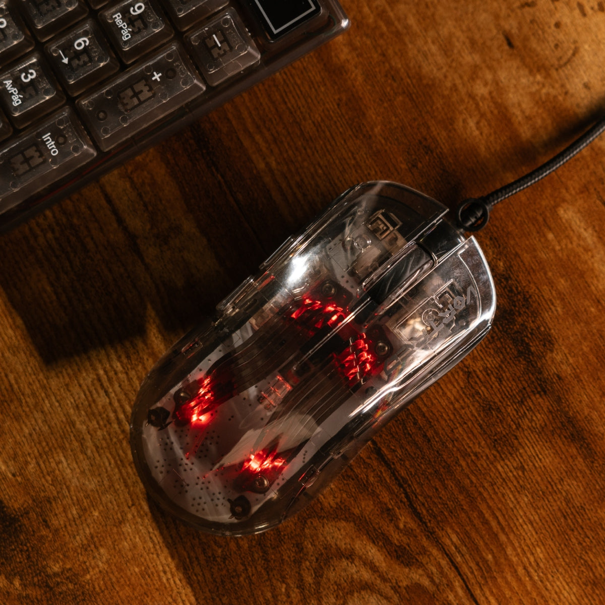 Kit Mouse y Teclado Gamer Alámbrico iluminación RGB Helumo | VORTRED